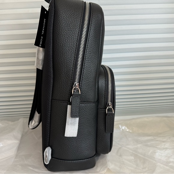 Michael Kors Men’s Cooper Black Leather Commuter Sling Pack Crossbody Bag - Picture 7 of 9